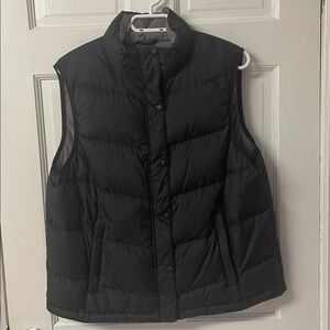 L. L. Bean black goose down filled puffer vest women’s size L